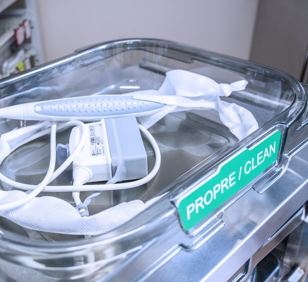 Cassette de transport sécuritaire pour sonde avec couvercle transparent