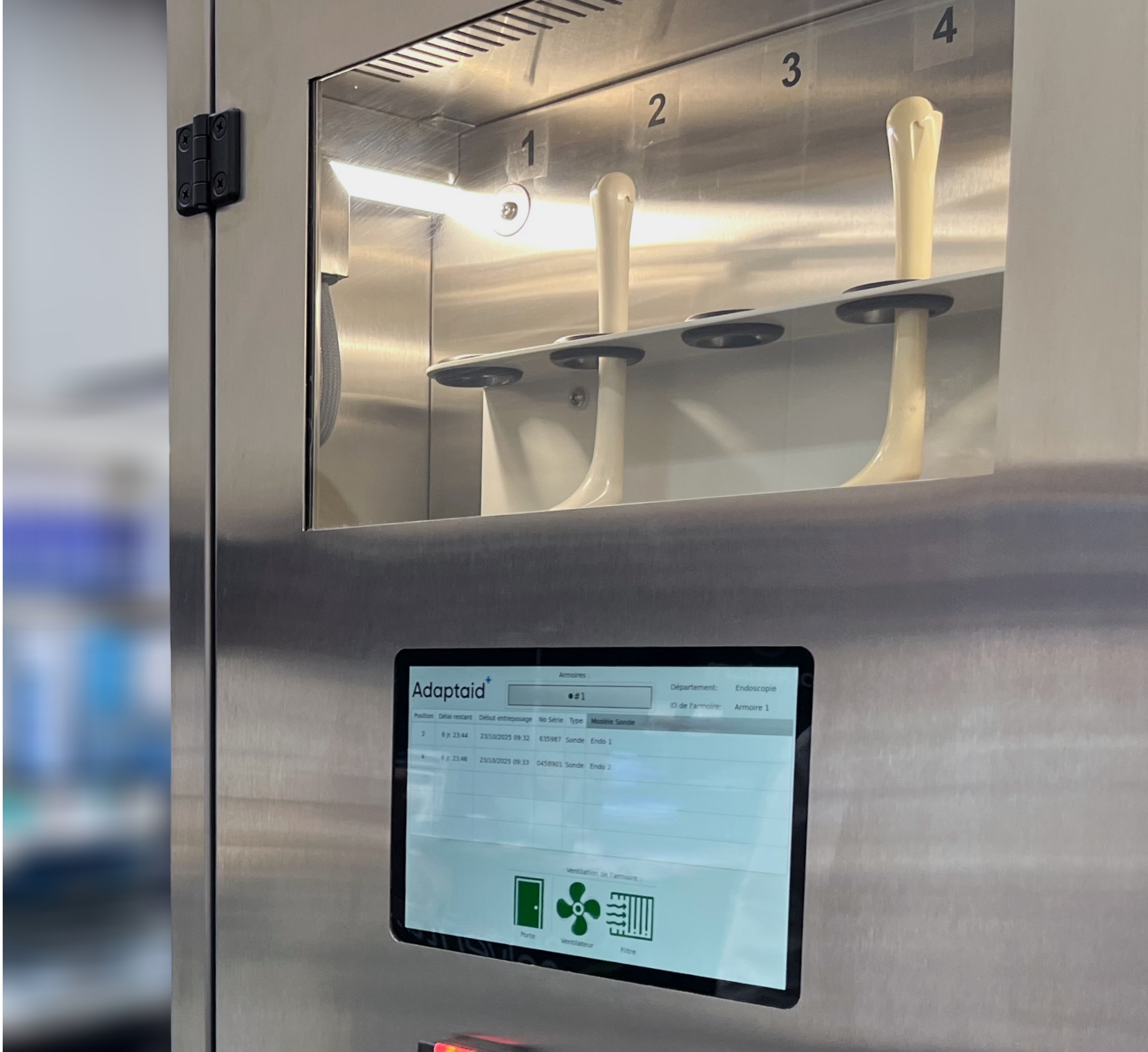 Endocavitary probe cabinet with traceability system and door locking